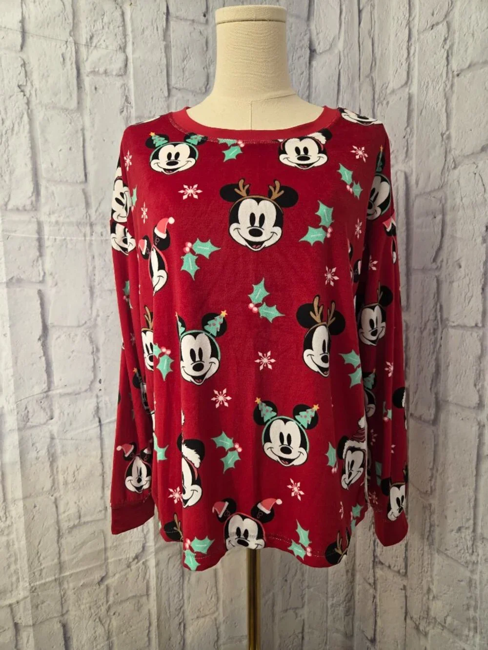 Disney Mickey Mouse Medium Red Fleece Christmas Holiday Pajama Set - Picture 4 of 9